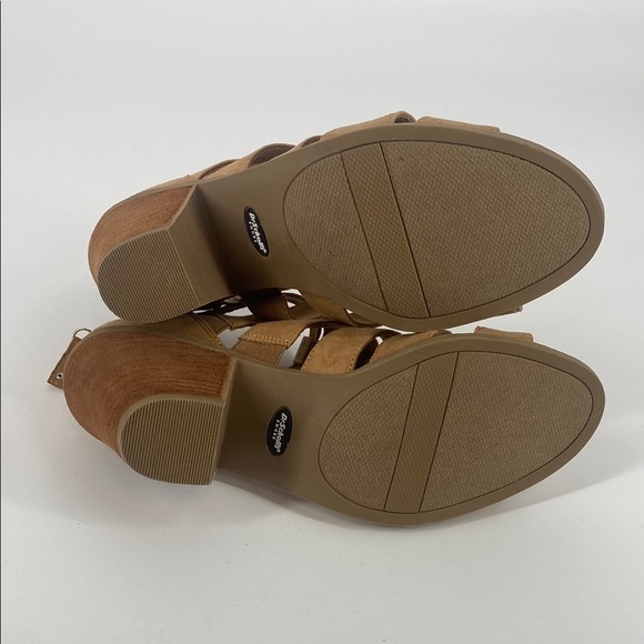 Stylish Tan Strappy Heeled Sandals - Picture 7 of 7